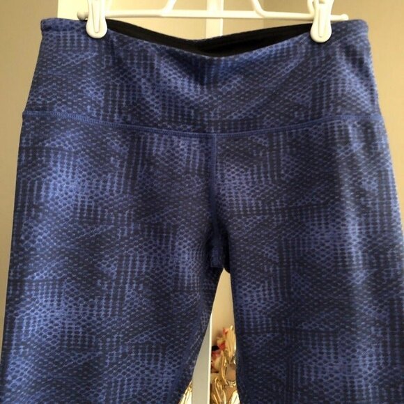 Tuff Athletics sz M Blue Patterned Leggings - Picture 2 of 10